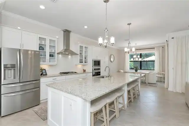 Listing Photo 9