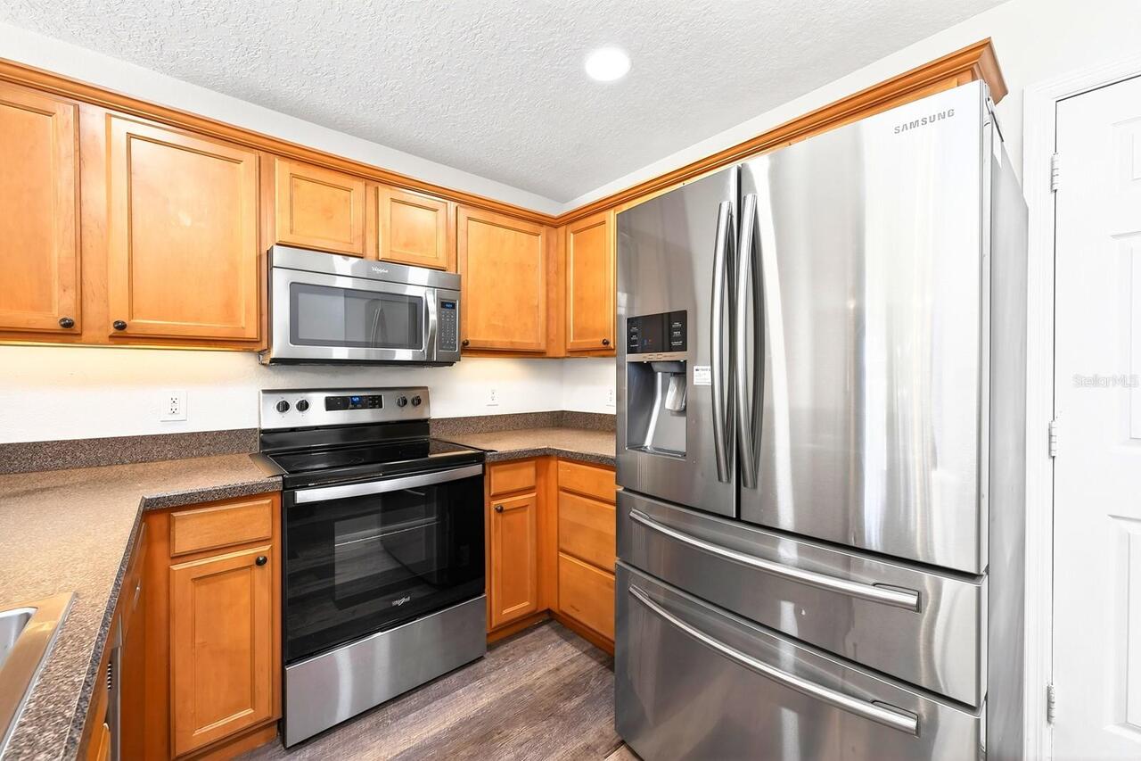 Listing Photo 12