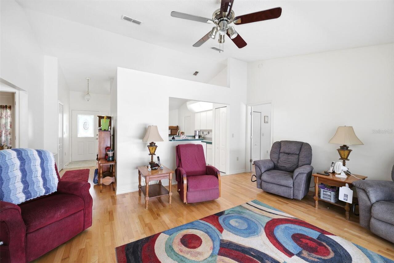 Listing Photo 10