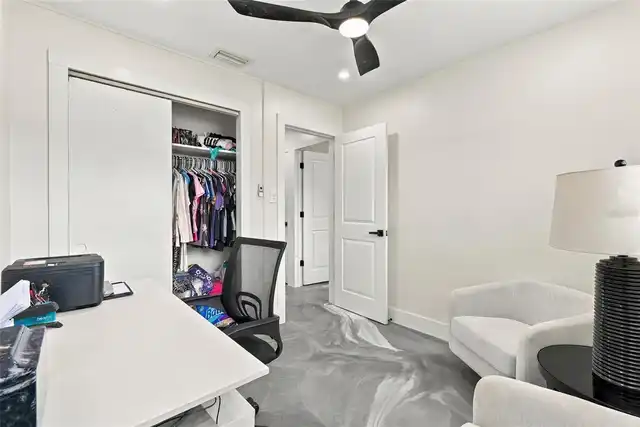 Listing Photo 12
