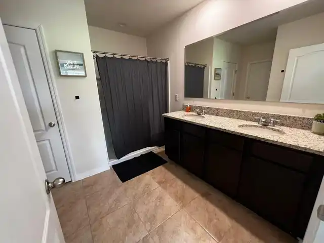 Listing Photo 11