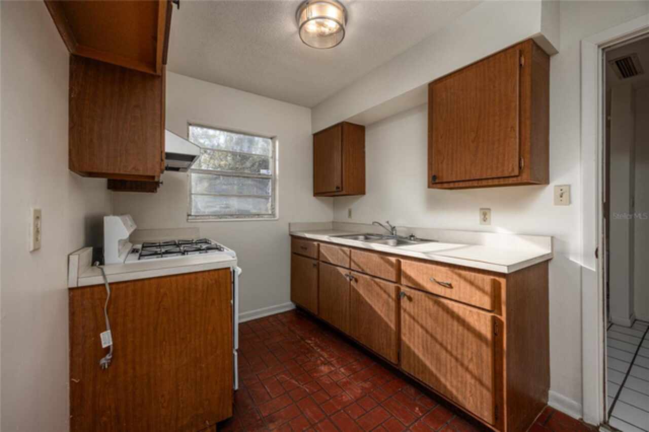 Listing Photo 12