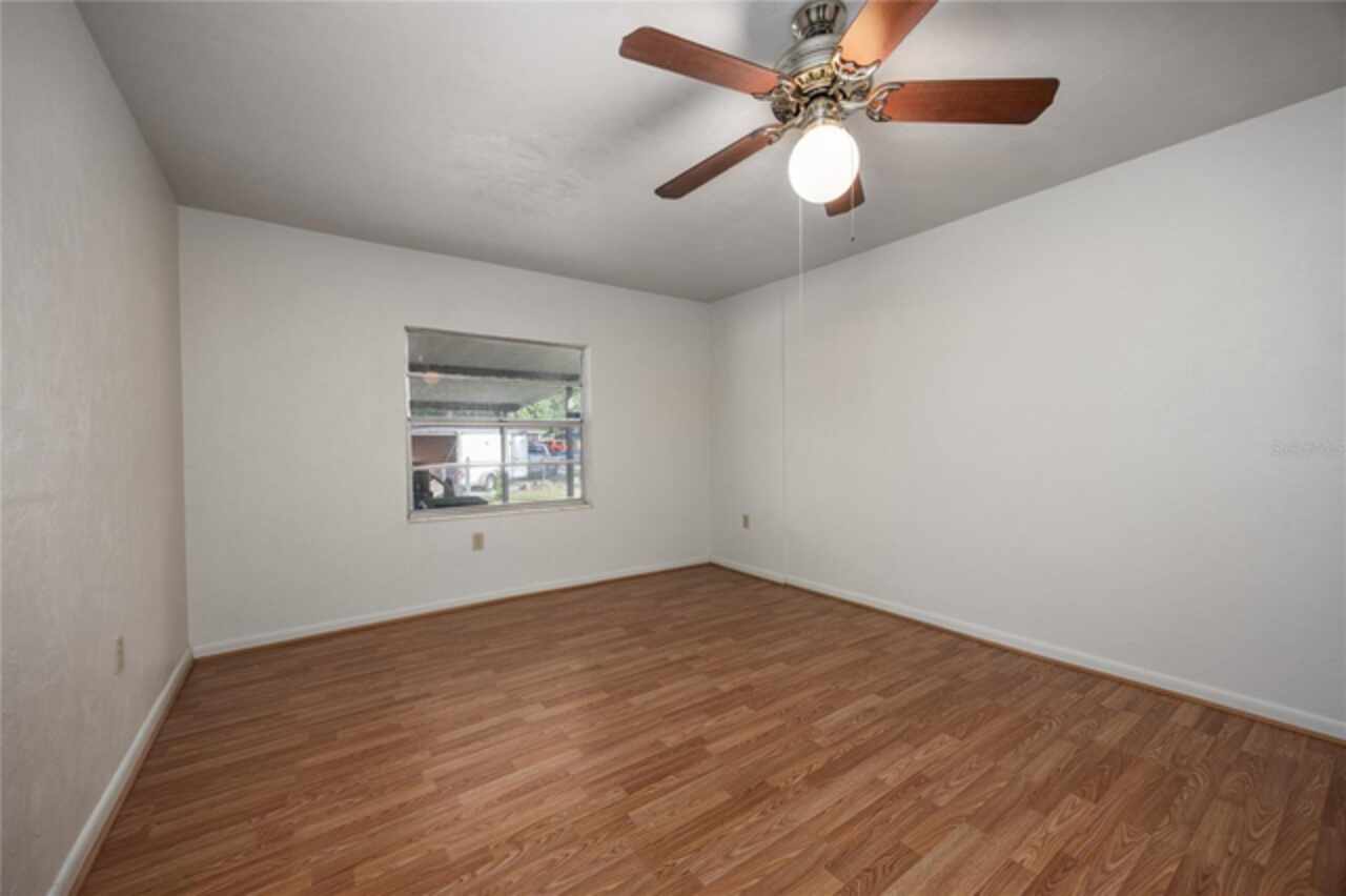 Listing Photo 14