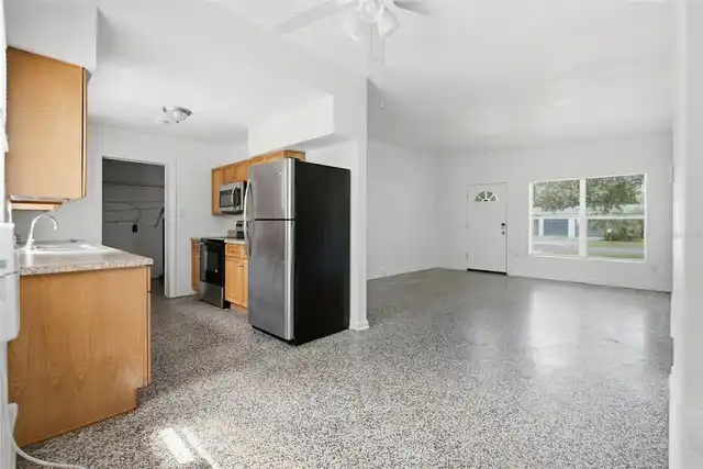 Listing Photo 8