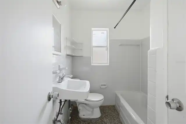 Listing Photo 12