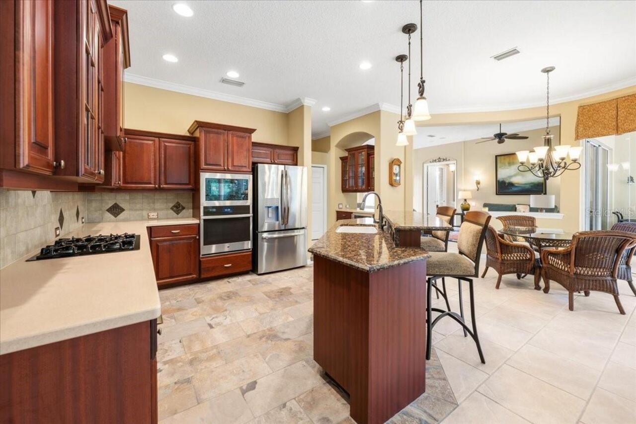 Listing Photo 10