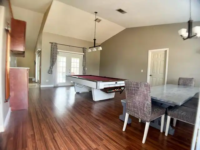 Listing Photo 8