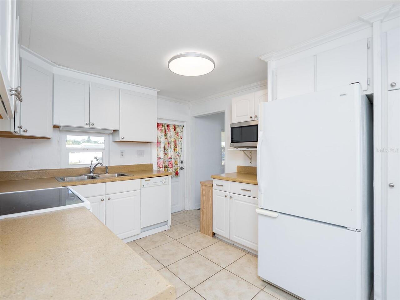 Listing Photo 6
