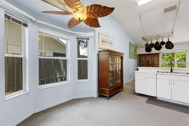 Listing Photo 14