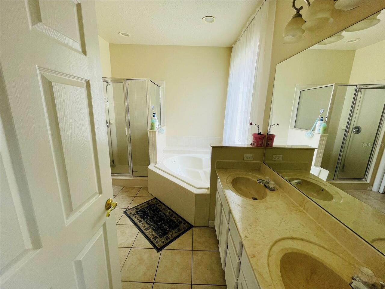 Listing Photo 11