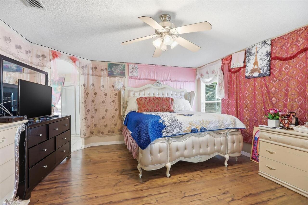 Listing Photo 16
