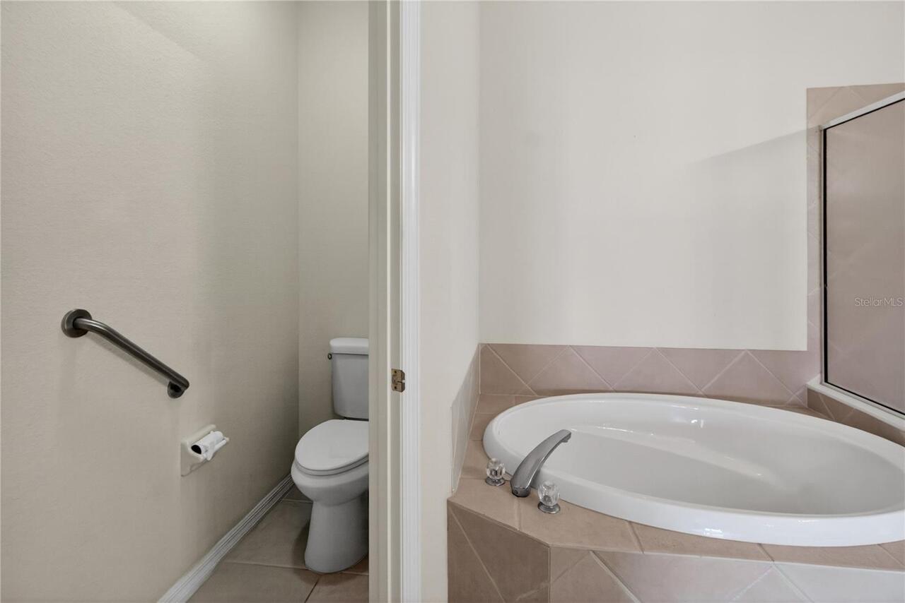 Listing Photo 11