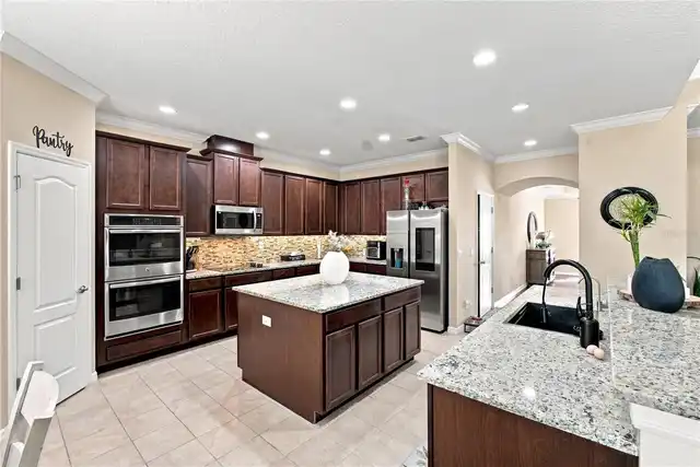 Listing Photo 15