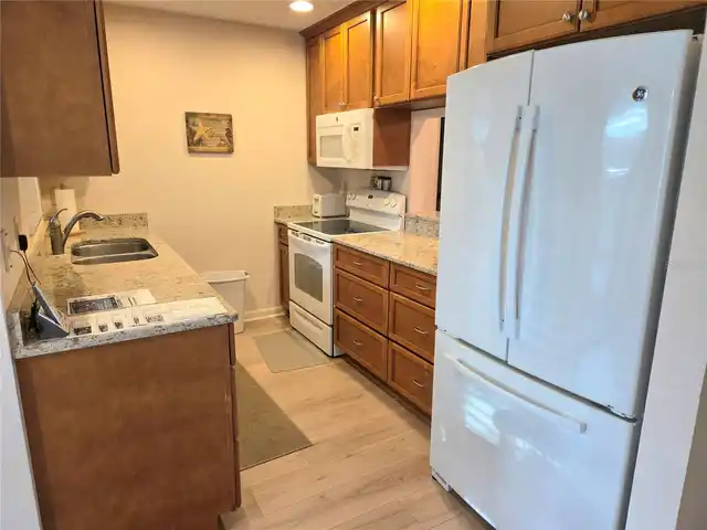 Listing Photo 7