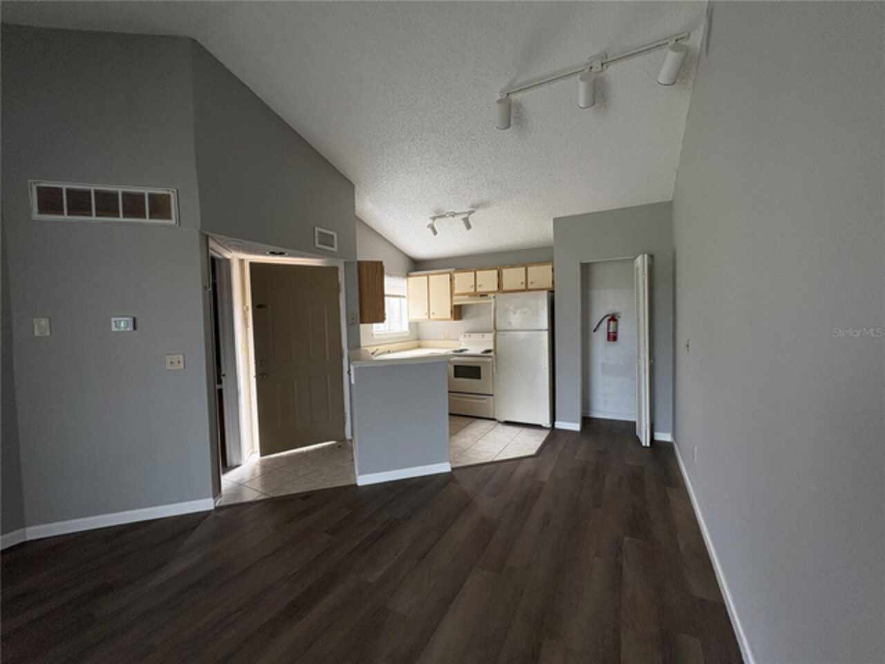 Listing Photo 7