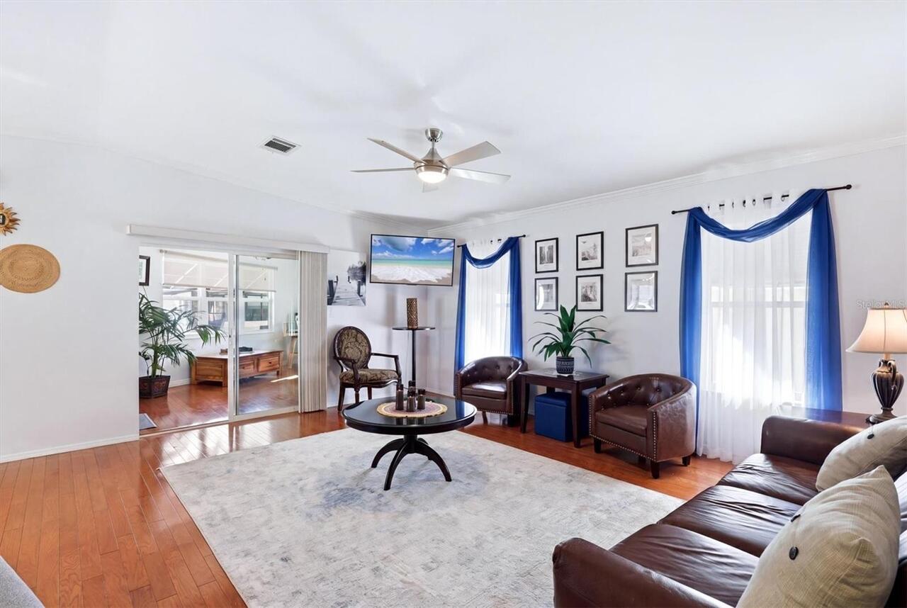 Listing Photo 10