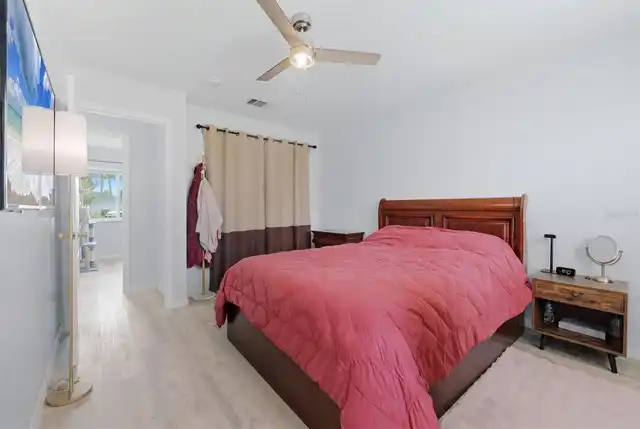 Listing Photo 11