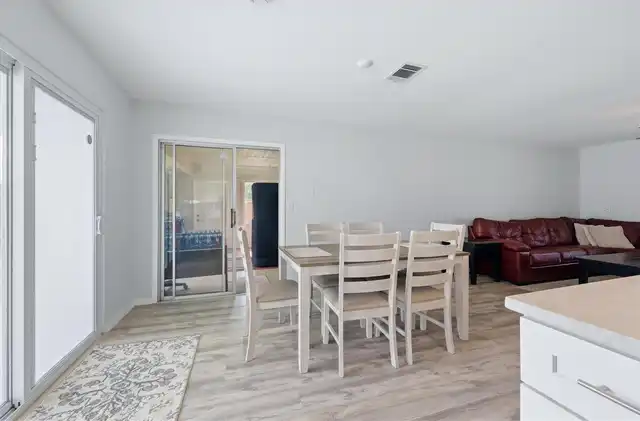 Listing Photo 8