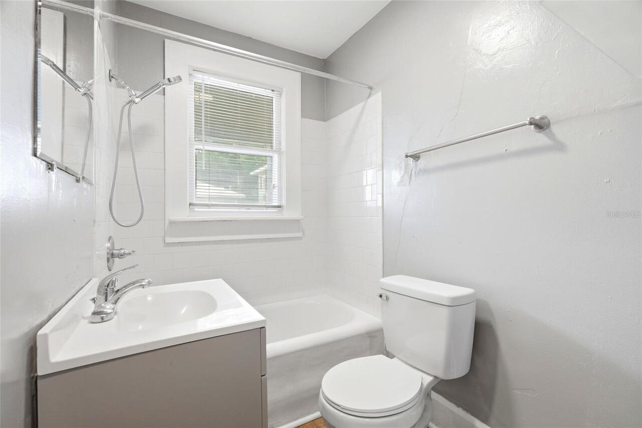 Listing Photo 11