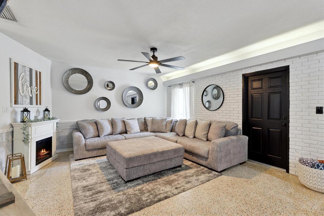 Listing Photo 8