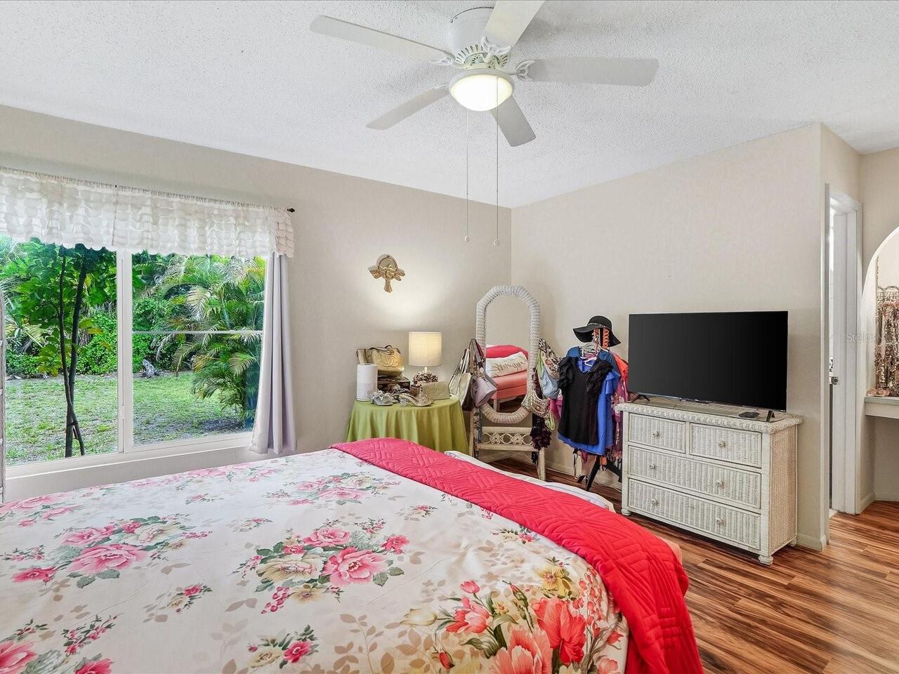 Listing Photo 17