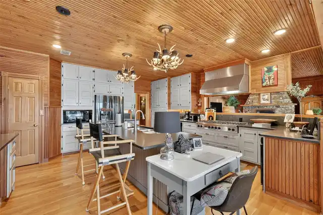 Listing Photo 16