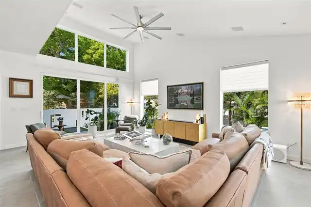 Listing Photo 9