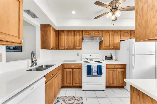 Listing Photo 12