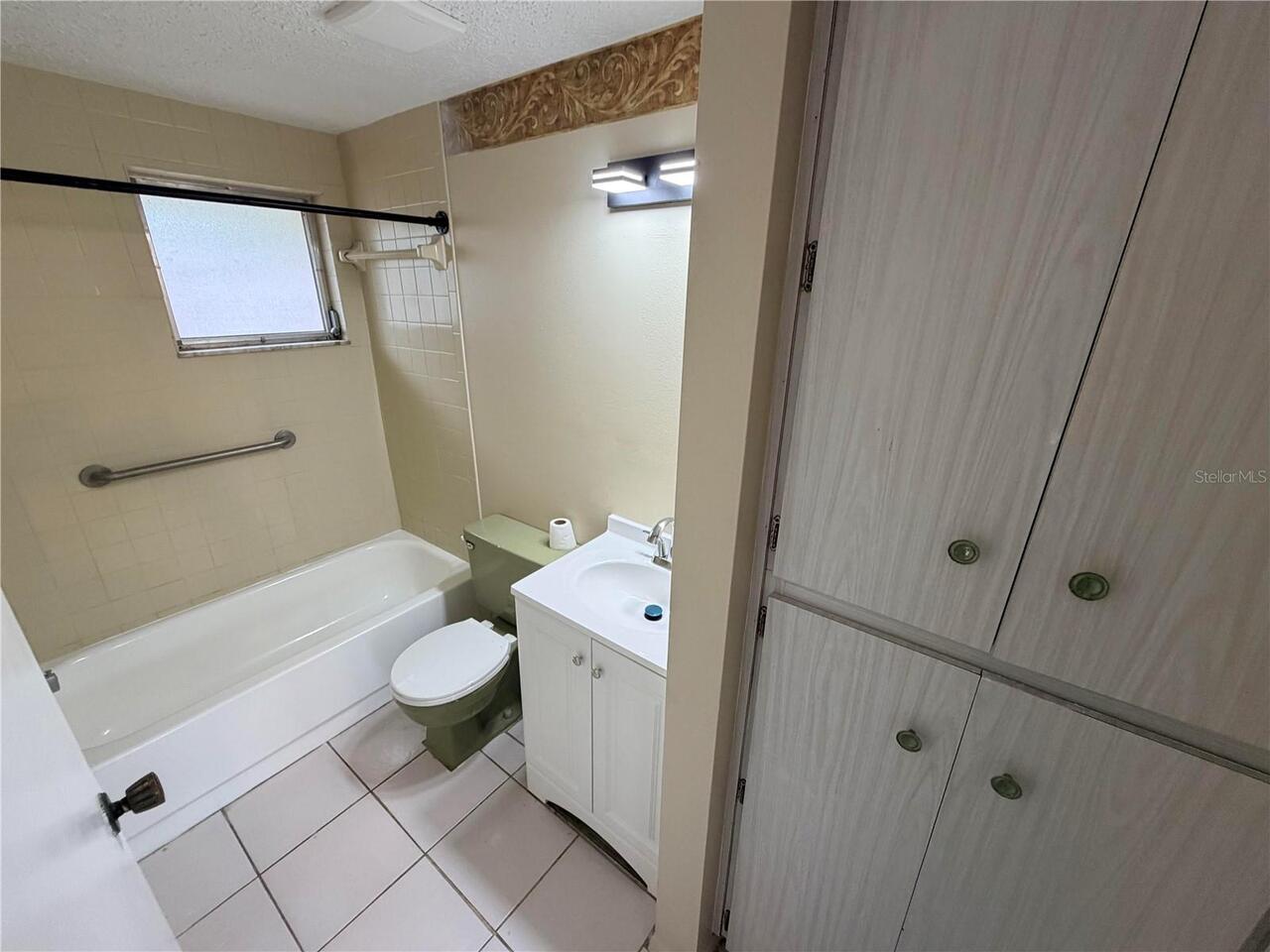 Listing Photo 12