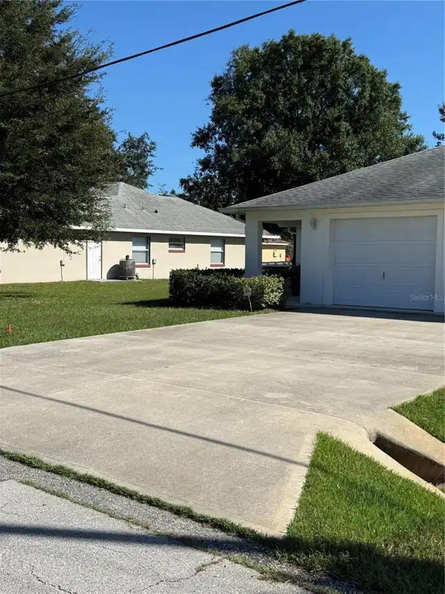 Listing Photo 11