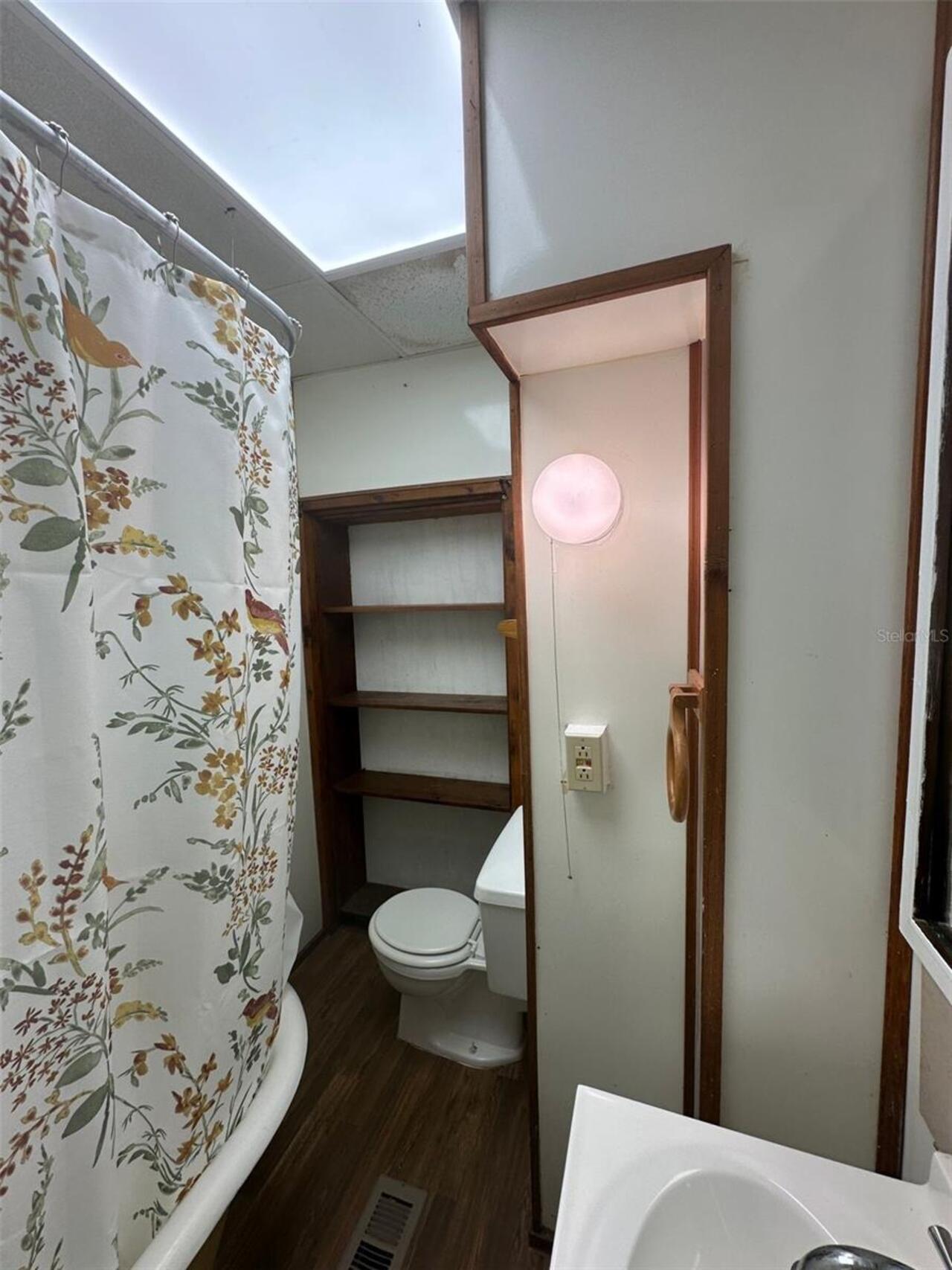Listing Photo 11