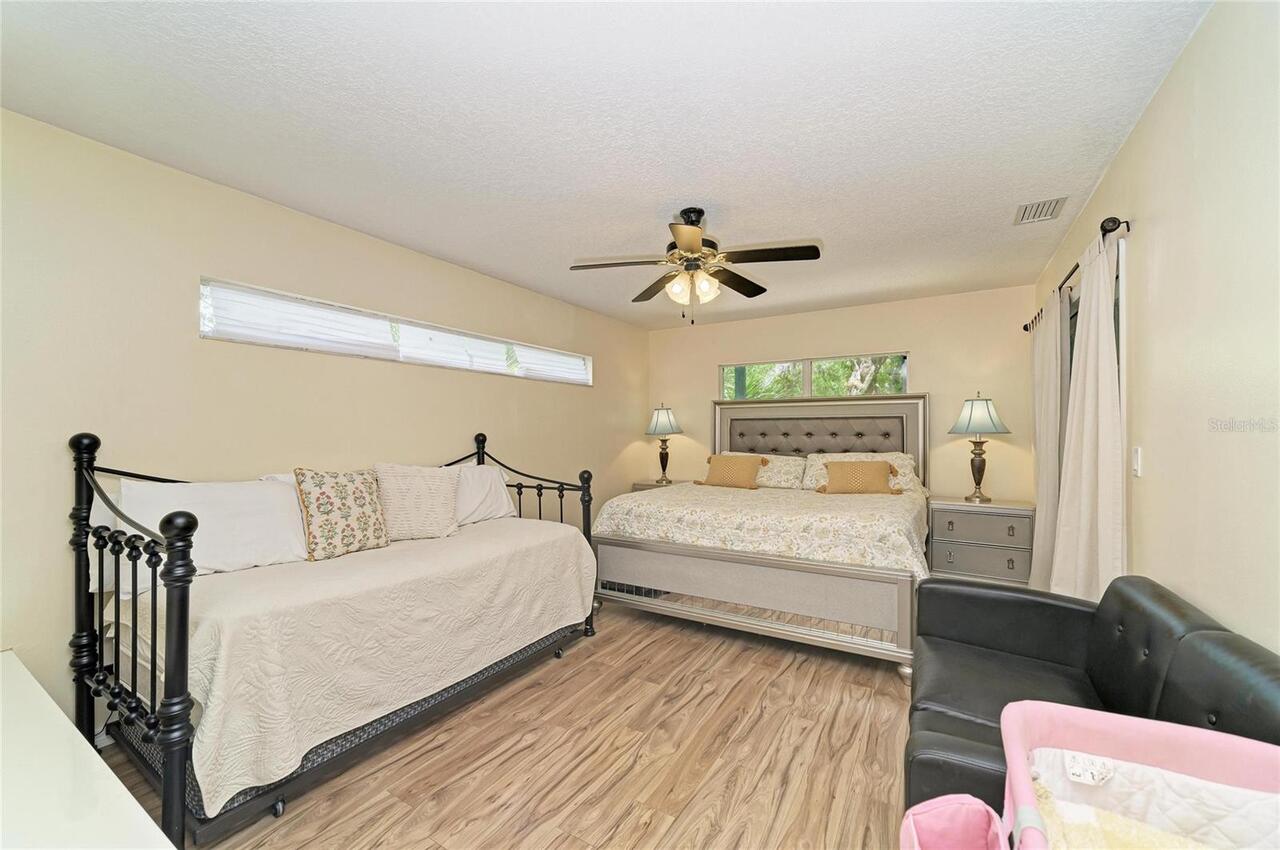 Listing Photo 28