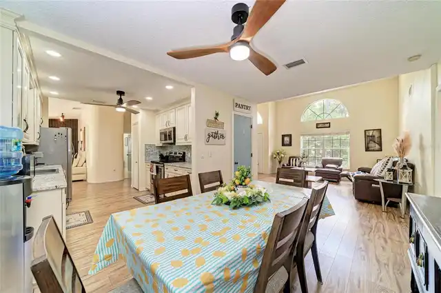Listing Photo 14