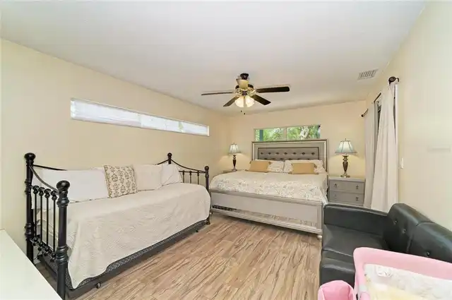 Listing Photo 28