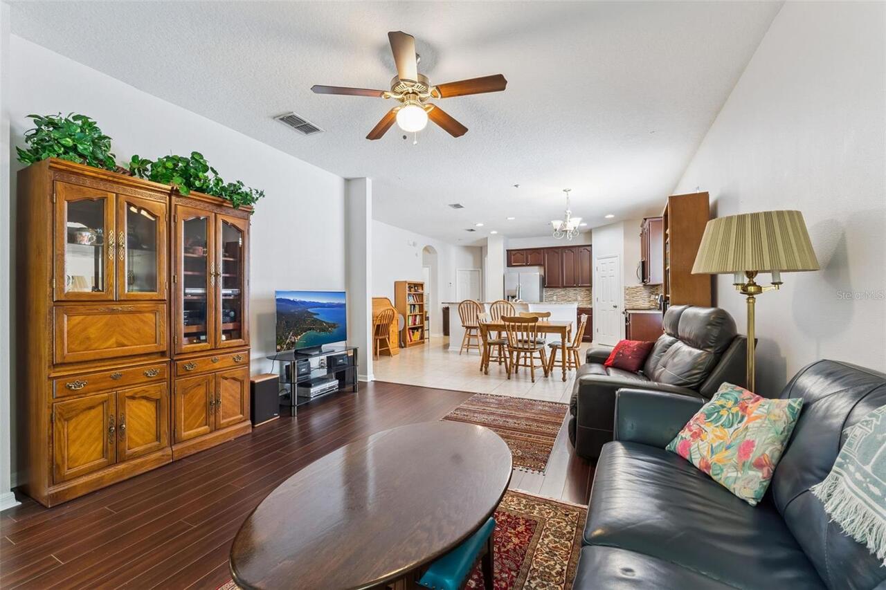 Listing Photo 11