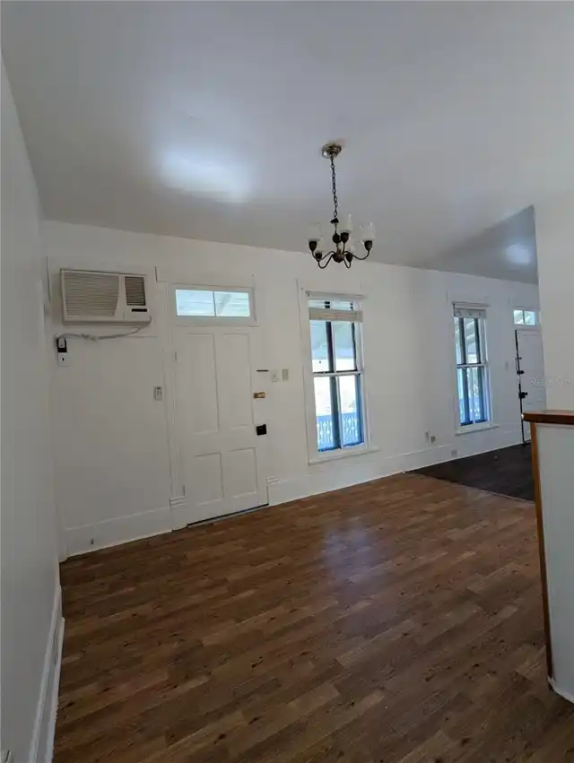 Listing Photo 9