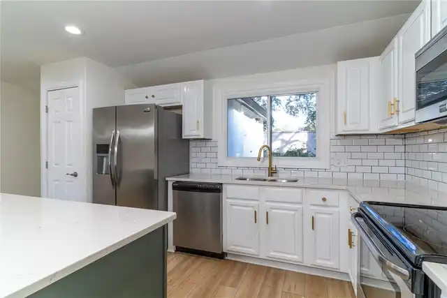 Listing Photo 18