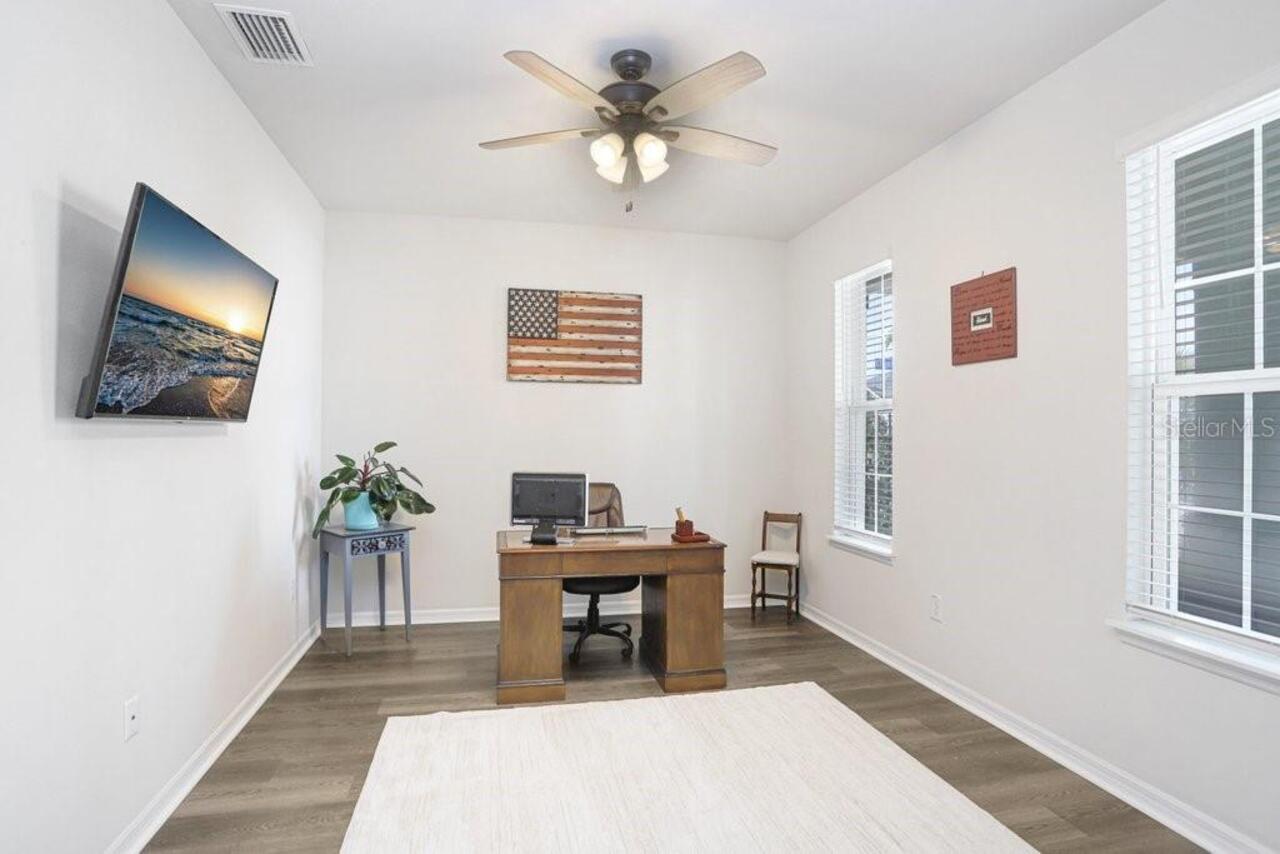 Listing Photo 10