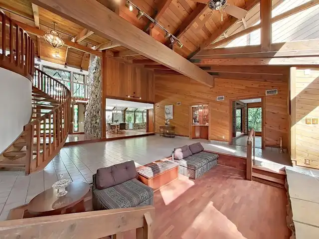 Listing Photo 9