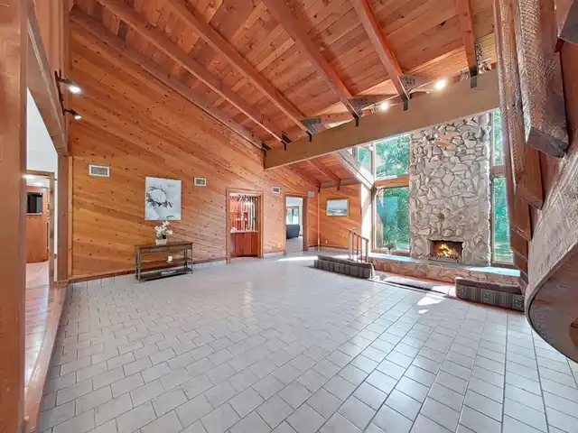 Listing Photo 10