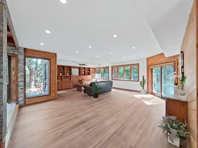 Listing Photo 17