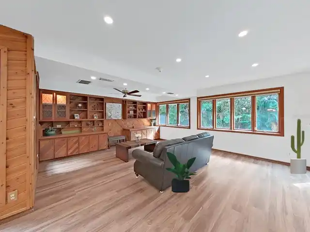Listing Photo 18