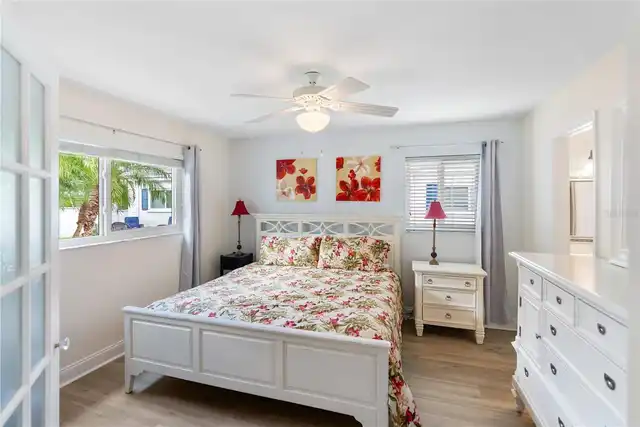 Listing Photo 11