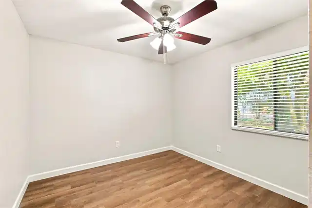 Listing Photo 23