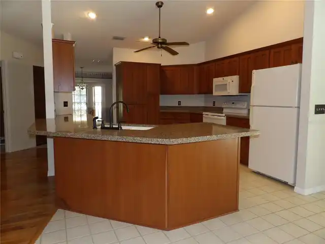 Listing Photo 7