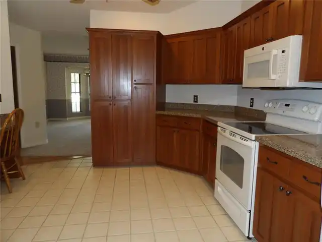 Listing Photo 9