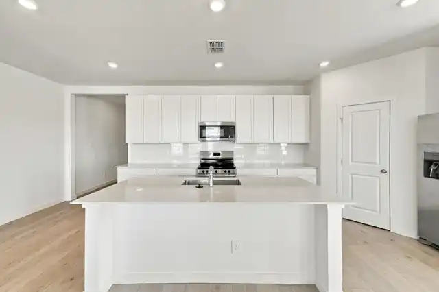 Listing Photo 9