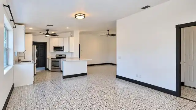 Listing Photo 10
