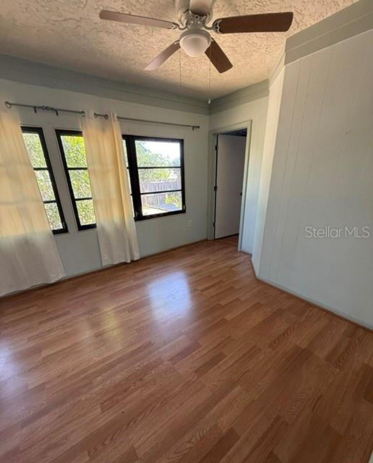 Listing Photo 9