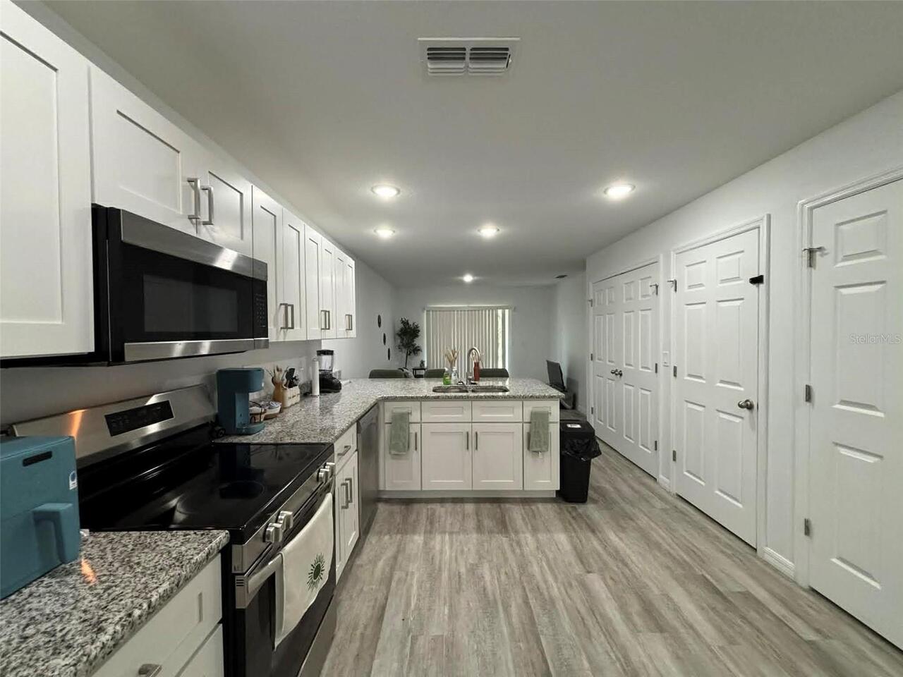 Listing Photo 12